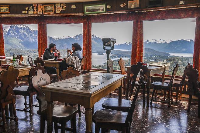 360도 파노라마 풍경이 펼쳐지는 ‘세로 캄파나리오' 전망대 카페. 노동효 제공