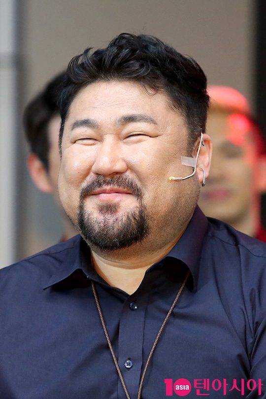 배우 고창석이 기자간담회를 갖고 있다.