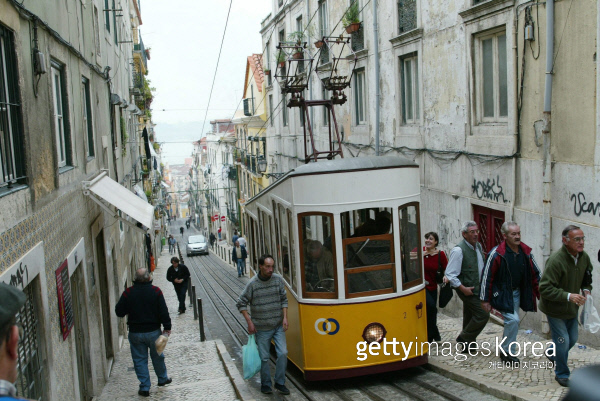 포르투갈 리스본의 시가 모습. Photo by Andreas Rentz/Bongarts/Getty Images/이매진스