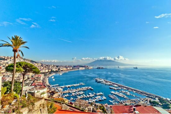 나폴리는 지중해의 멋진 해안 풍경을 선사한다.(사진=참좋은여행 제공)