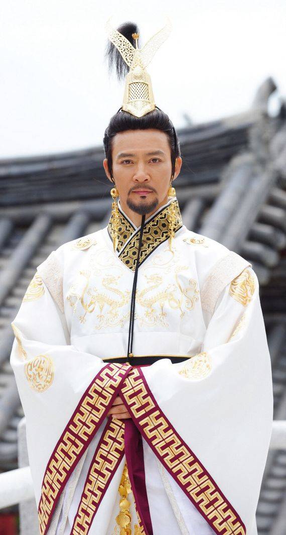 2012년 출연작인 <대왕의 꿈>. 최수종은 이 작품에서 신라 29대 왕이자 삼국통일의 기틀을 마련한 태종무열왕 김춘추를 연기했다