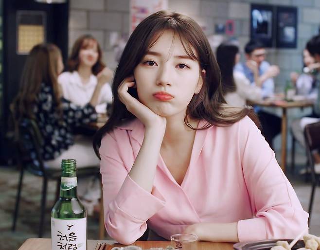 남성들이여, 이런 여사친을 꿈꾸는가? 남성들이여, 이런 여사친을 꿈꾸는가?