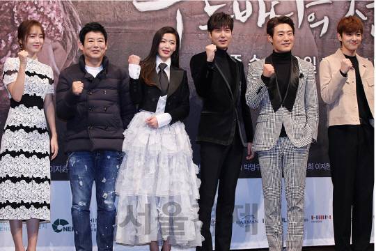 /14일 오후 강남 논현동 임피리얼 팰리스 호텔 7층 두베홀에서 SBS 새 수목 드라마 ‘푸른바다의 전설’ 제작발표회가 열렸다./사진=지수진 기자