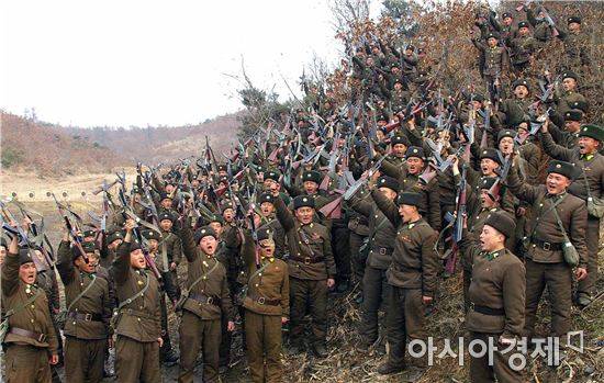 조사결과 우리나라 안보 상황이 심각하다고 답변한 사람은 71.4%에 달했다.