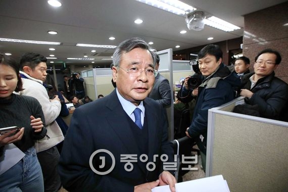 박영수(64·사법연수원 10기) 특별검사. 오종택 기자
