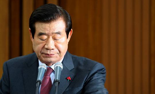 한광옥 대통령 비서실장이 5일 오전 국회에서 열린 ‘박근혜 정부의 최순실 등 민간인에 의한 국정농단 의혹 사건 진상 규명을 위한 국정조사 특별위원회’ 2차 기관보고에서 증인으로 출석해 청와대 비서실에 대한 보고를 하고 있다./연합뉴스