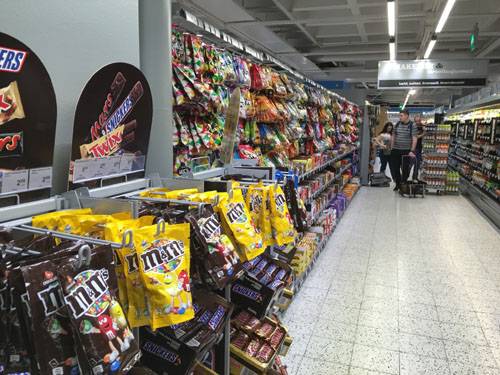 헬싱키의 한 식료품점 전경.