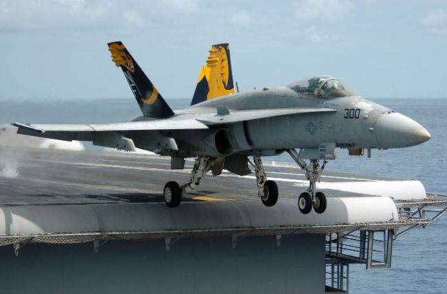 F-18 슈퍼 호넷 이륙 장면