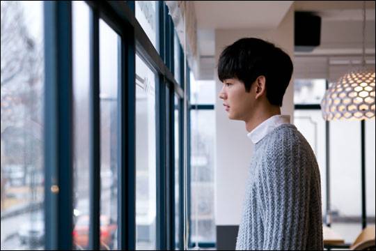 영화 '여교사'에 출연한 이원근은 "'여교사'는 질투심과 열등감에 사로잡힌 인간의 끝을 다룬 영화"라고 말했다.ⓒ필라멘트픽쳐스