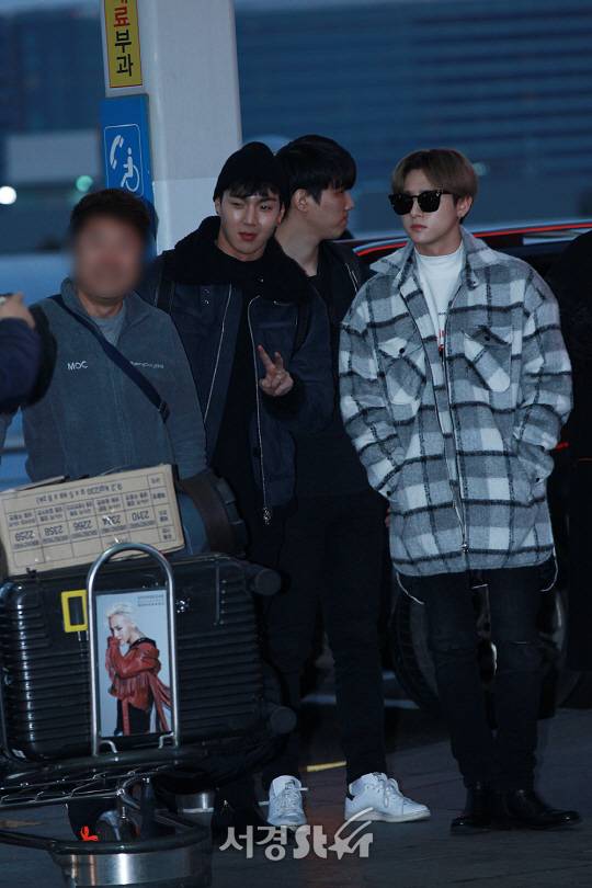 /6일 오후 인천 중구 운서동에 위치한 인천국제공항을 통해 보이그룹 몬스타엑스 셔누, 아이엠이 해외일정차 방콕으로 출국하고있다.