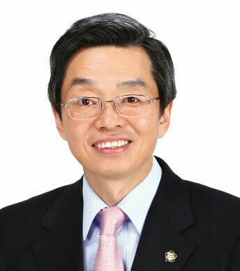 제49대 대한변호사협회장 선거에 당선된 김현 변호사.