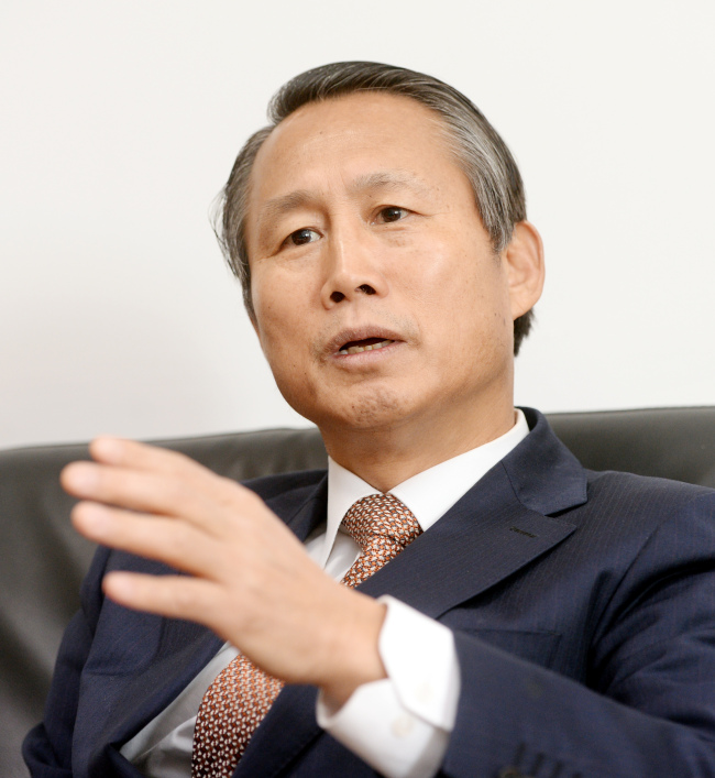 Park Hwee-rhak, the dean of the graduate school of politics and leadership at Kookmin University. Park Hyunn-koo/The Korea Herald