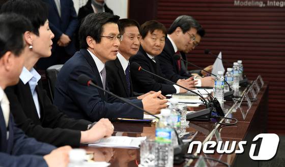 황교안 대통령 권한대행 국무총리.