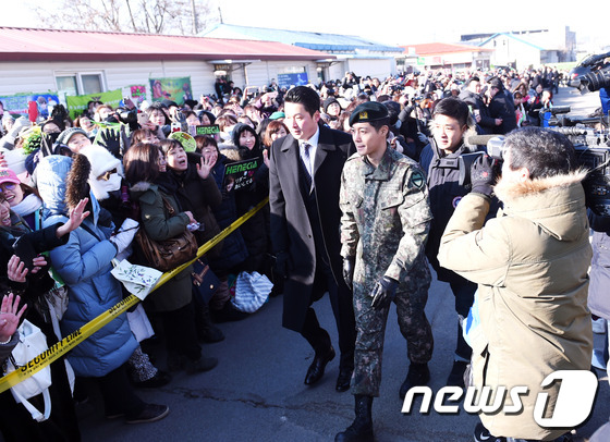 난 행복한 남자! © News1스타/ 권현진 기자