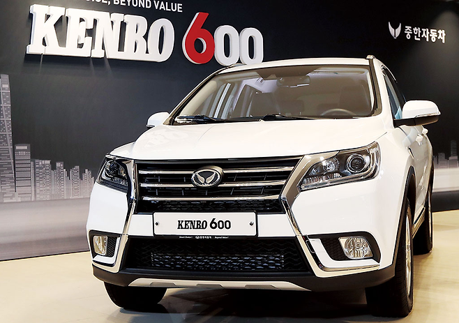 중국 자동차가 국내로 들어온다. 1월18일 인천시 남구 중한자동차 본사에서 열린 ‘켄보 600’ 출시 행사에서 중국산 스포츠유틸리티차량(SUV) 켄보 600이 공개됐다. © 연합뉴스