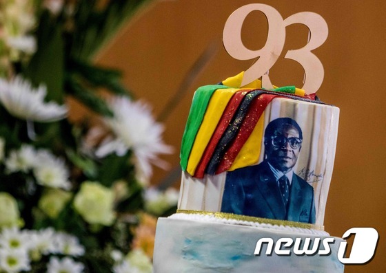 로버트 무가베 짐바브웨 대통령의 93세 생일 잔치가 25일 (현지시간) 열린다 © AFP=뉴스1