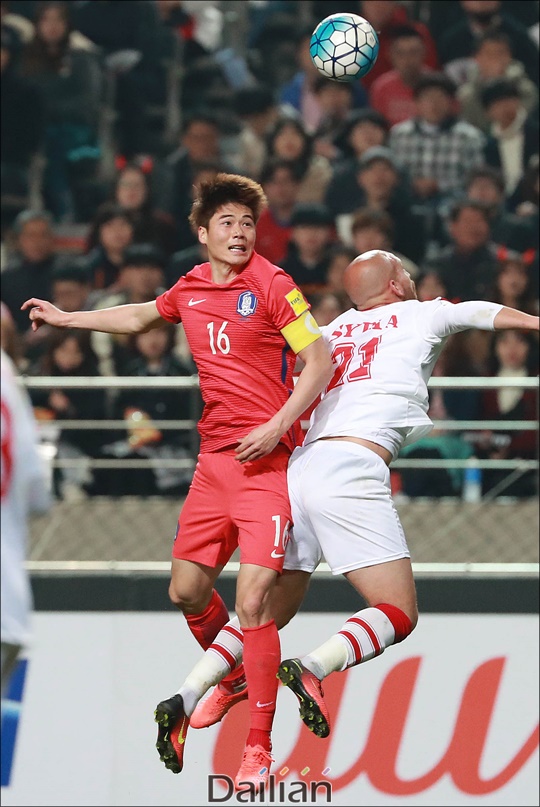 [한국 시리아]한국은 승점13(4승1무2패)을 기록하며 조 2위 자리를 지켰지만 러시아월드컵까지 남은 3경기가 너무 불안하다. ⓒ 데일리안 홍금표 기자