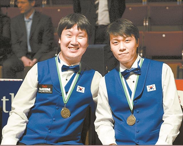 2010년 세계 팀선수권에 출전한 김경률(왼쪽)과 최성원. 대한당구연맹 제공