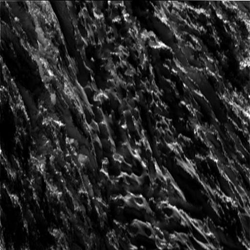 엔셀라두스의 지표면은 얼음으로 뒤덮여 있다. (사진= NASA/JPL-Caltech/Space Science Institute)