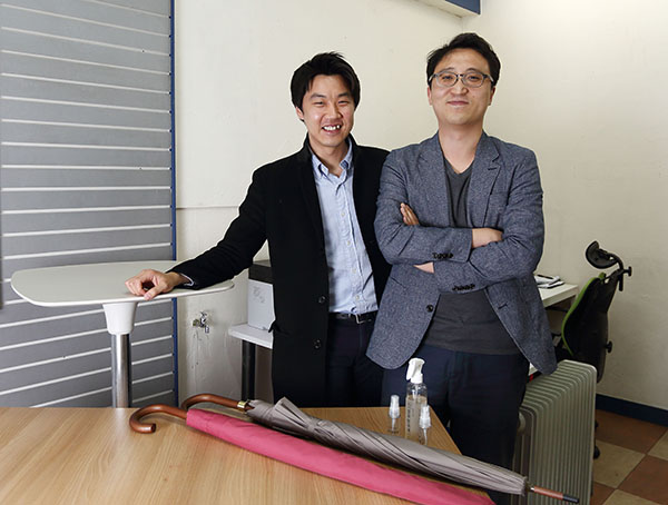 ⓒ윤성희 ‘단골공장 프로젝트’를 진행하는 소셜 벤처 ‘팩토리얼’의 이참씨(왼쪽)와 홍한종씨.
