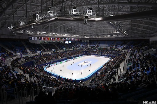 강릉 아이스 아레나는 2016-17 국제빙상연맹 쇼트트랙 4차 월드컵으로 평창 올림픽 테스트이벤트를 치렀다. 사진=김영구 기자
