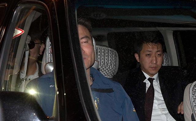 김정남 암살 용의자들이 탄 것으로 추정되는 검은색 밴 차량이 3월 31일 베이징 서우두(首都) 국제공항 VIP 도착지역에서 목격됐다.  [뉴시스]