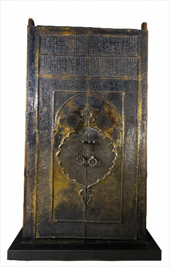 <메카 카바 신전의 문>, 1635~1636년,사우디아라비아 국립박물관 소장.