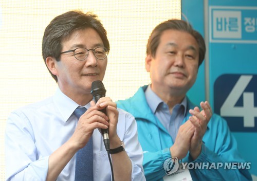 유승민 바른정당 의원(좌)과 김무성 같은 당 의원(우) [연합뉴스 자료사진]