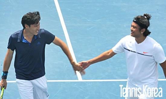 서울오픈에 이어 2주 연속 복식 우승을 차지한 펭 시엔 인-시에 쳉 팽. 사진=(부산)이은미 기자