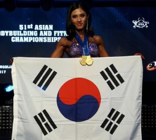 여자 보디피트니스 -163cm급에서 우승한 김나인.[대한보디빌딩협회 제공=연합뉴스]