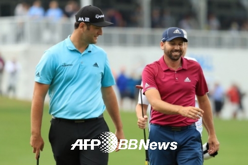 PGA 투어에서 스페인 국적을 지닌 두 선수, 존 람(왼쪽)과 세르히오 가르시아.ⓒAFPBBNews = News1