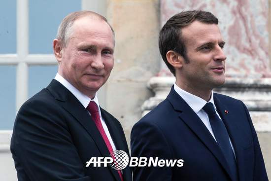 블라디미르 푸틴 러시아 대통령(왼)과 에마뉘엘 마크롱 프랑스 대통령./사진=AFP
