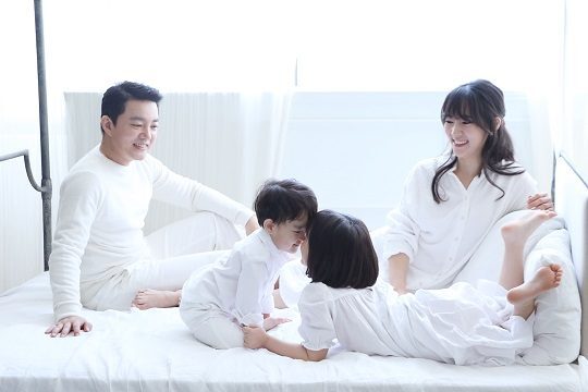 배우 이범수의 가족사진 / 사진제공=셀트리온 엔터테인먼트