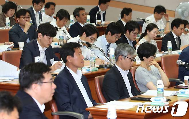 19일 경기도 고양시 일산 사법연수원에서 열린 전국 법관대표회의에서 전국에서 모인 판사들이 굳은 얼굴로 자리하고 있다.  © News1 오대일 기자