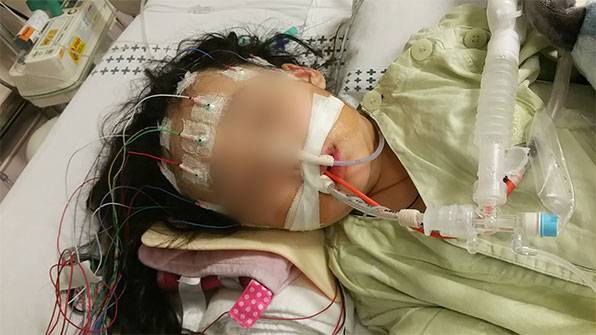 햄버거를 먹고 복통을 호소한 시은이는 3일 만인 9월 28일 중환자실로 옮겨졌다.