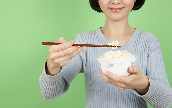 [헬스조선]콩팥병이 있는 사람은 주식을 흰밥으로 먹는 게 안전하다/사진=헬스조선 DB