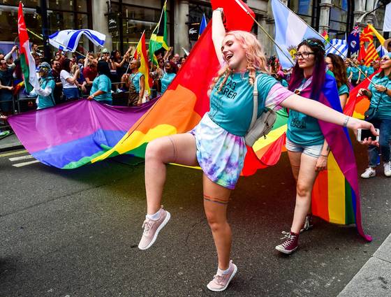 지난 7일 영국 런던에서 열린 LGBT 퍼레이드. [EPA=연합뉴스]