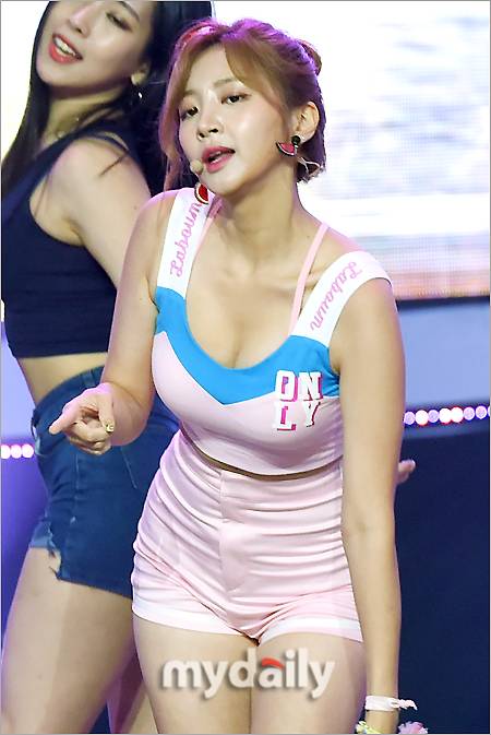 ▲라붐 해인 '감췄던 볼륨감 공개할게요'