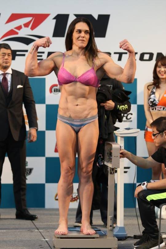 ▲ 근육질 몸매를 자랑하는 가비 가르시아 ⓒ정성욱 랭크5 편집장