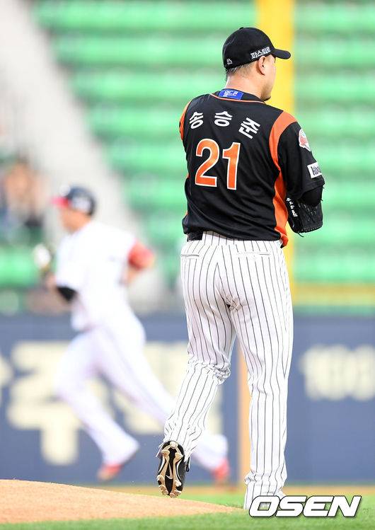 송승준.
