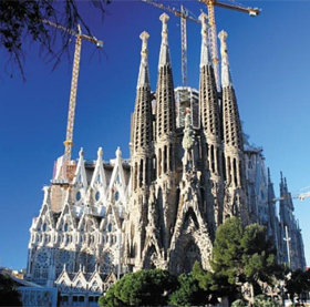 스페인 테러의 애초 목표물이었던 것으로 조사된 바르셀로나 사그라다 파밀리아 성당.