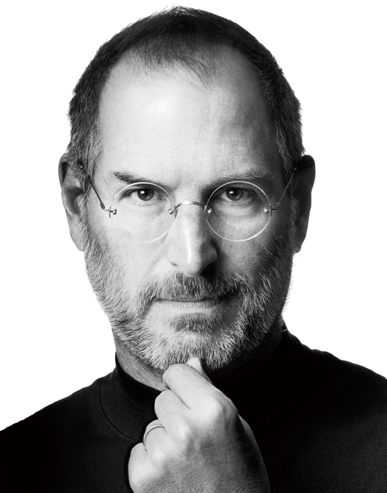 스티브 잡스 전 애플 CEO는 대화면 스마트폰에 대해 "아무도 사지 않을 것"이라고 말했다. [중앙포토]
