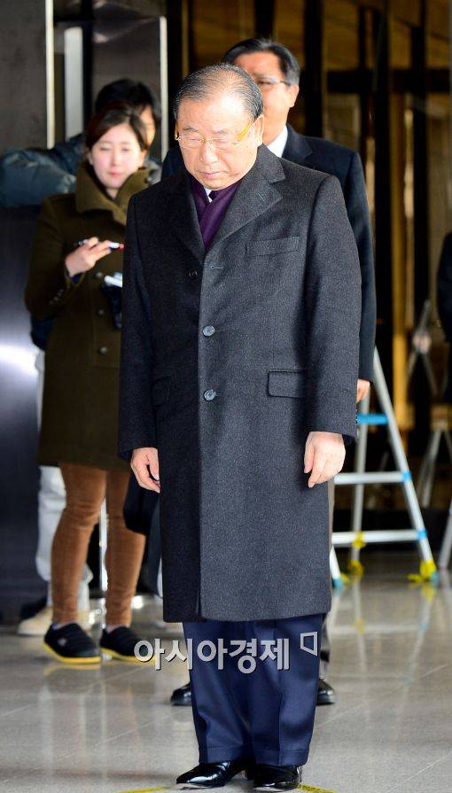 [포토]고개 숙인 조석래 회장
