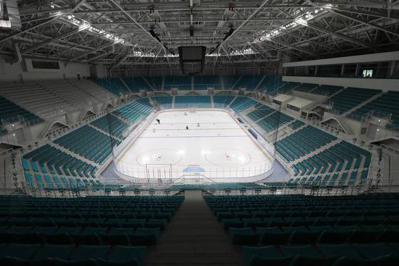 평창올림픽이 150일 앞으로 다가왔지만강릉 하키센터를 비롯한경기장 3곳은아직까지도 사후활용 방안을 찾지 못했다. [강릉=김경록 기자]