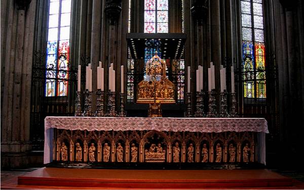 동방박사 성유물함. 독일 쾰른 대성당은 이것을 보관하기 위해 건축되기 시작했다. ⓒMK스타일