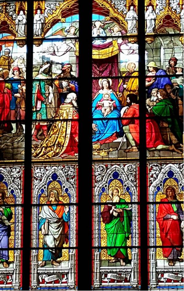 쾰른 대성당의 스테인드 글라스는 면적만 1만 평방미터가 되며, 1400년대의 것도 존재한다고 한다. ⓒMK스타일