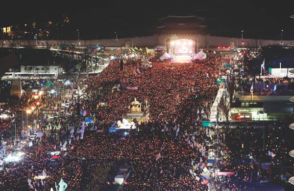 3월 4일 서울 광화문에서 열린 촛불집회.[동아 DB]