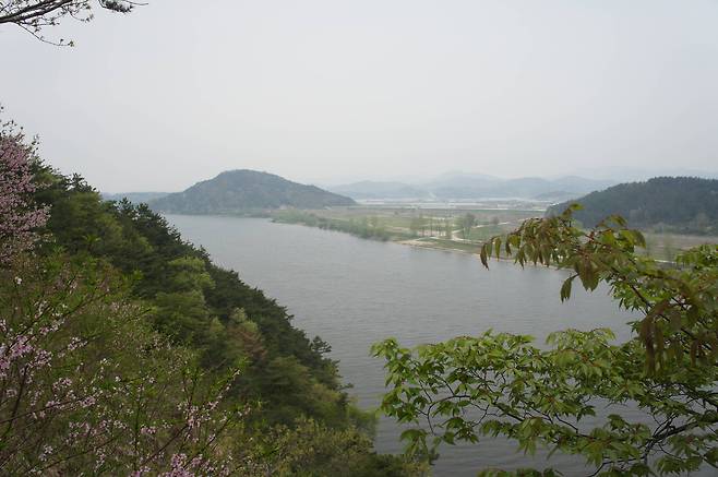 금남정맥의 부소산 낙화암 [사진 부산대 김동필 교수]