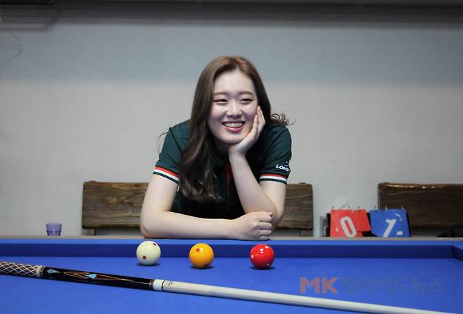 성공률이 낮아 끔찍이도 싫어한다는 제각돌리기 이야기를 하며 베시시 웃고 있는 김보미.