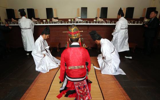 초헌관 앞 제단에 사육신을 포함한 7명의 위패가 모셔져 있다. 강정현 기자